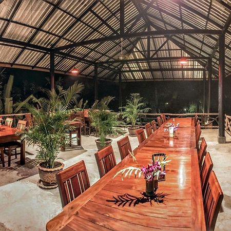 Anurak Community Lodge Phanom Ngoại thất bức ảnh