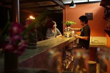 Anurak Community Lodge Phanom Ngoại thất bức ảnh