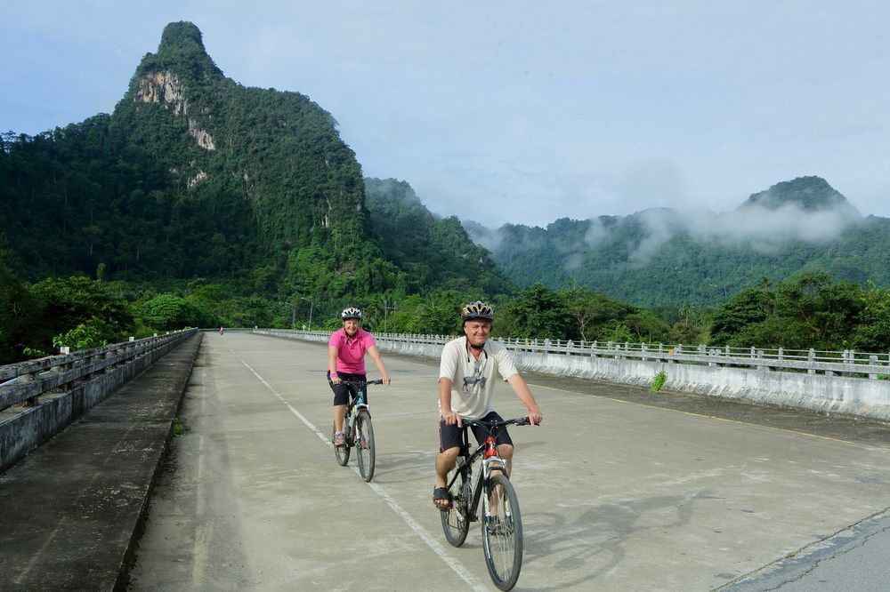 Anurak Community Lodge Phanom Ngoại thất bức ảnh