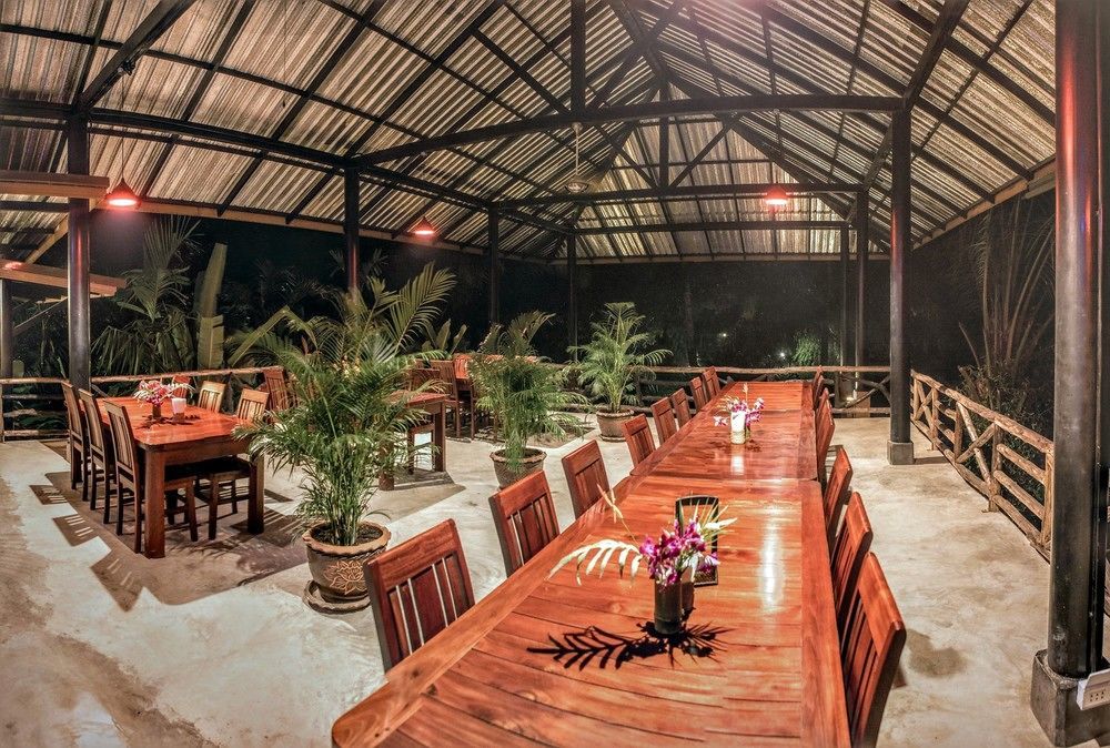 Anurak Community Lodge Phanom Ngoại thất bức ảnh