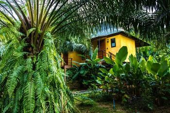 Anurak Community Lodge Phanom Ngoại thất bức ảnh